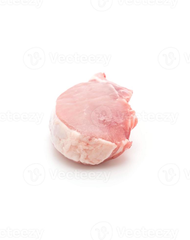 Chuleta de cerdo fresca sobre fondo blanco. foto