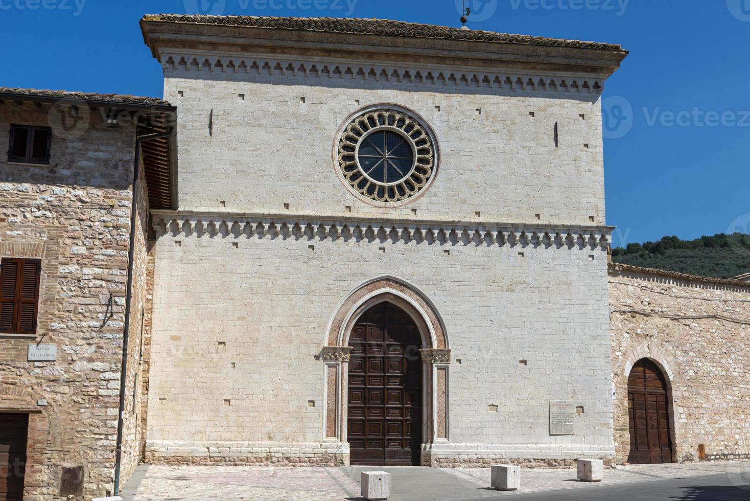 Convento de las Clarisas de Vallegloria en la ciudad de Spello, Italia foto