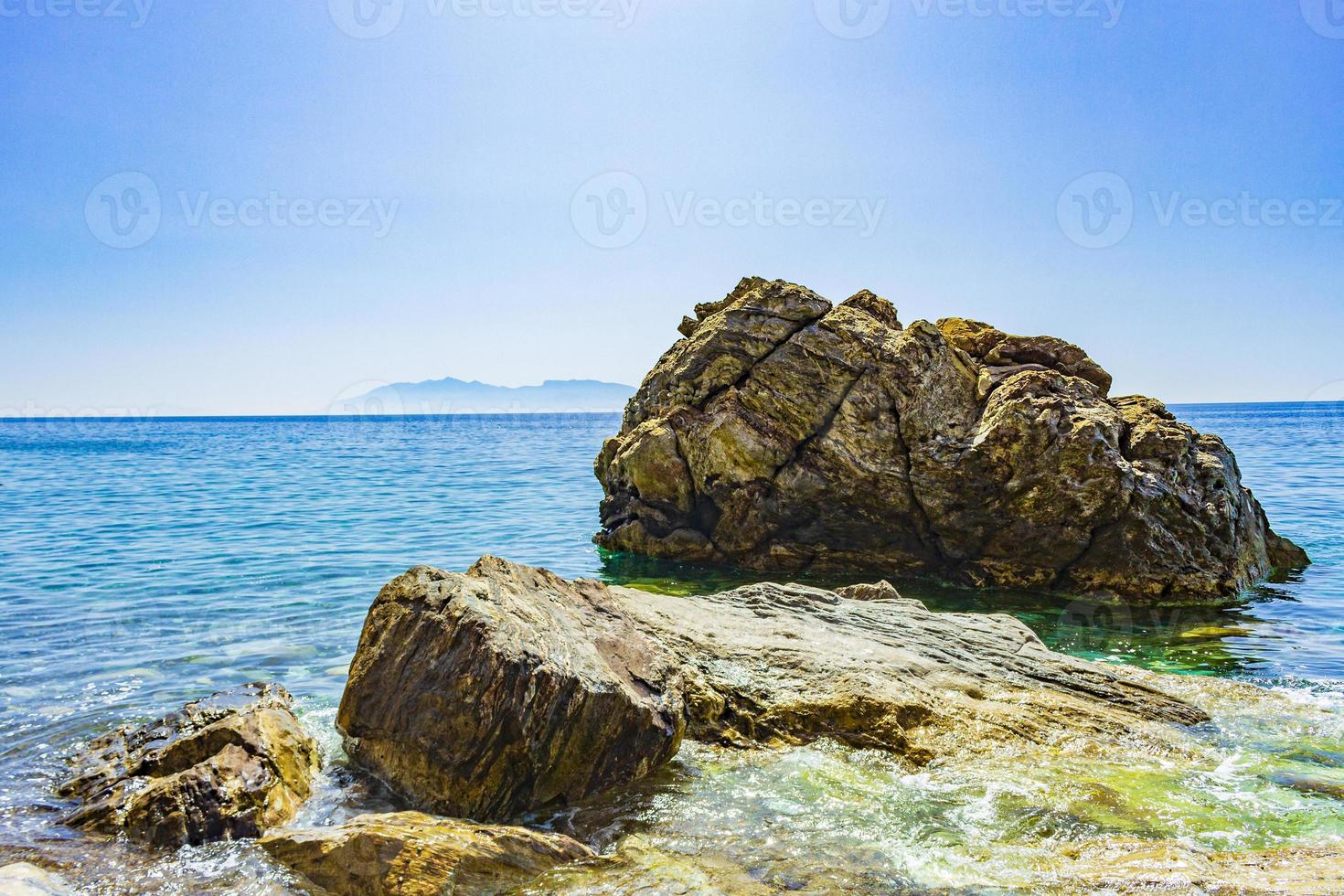 paisajes costeros naturales kos island grecia montañas acantilados rocas. foto