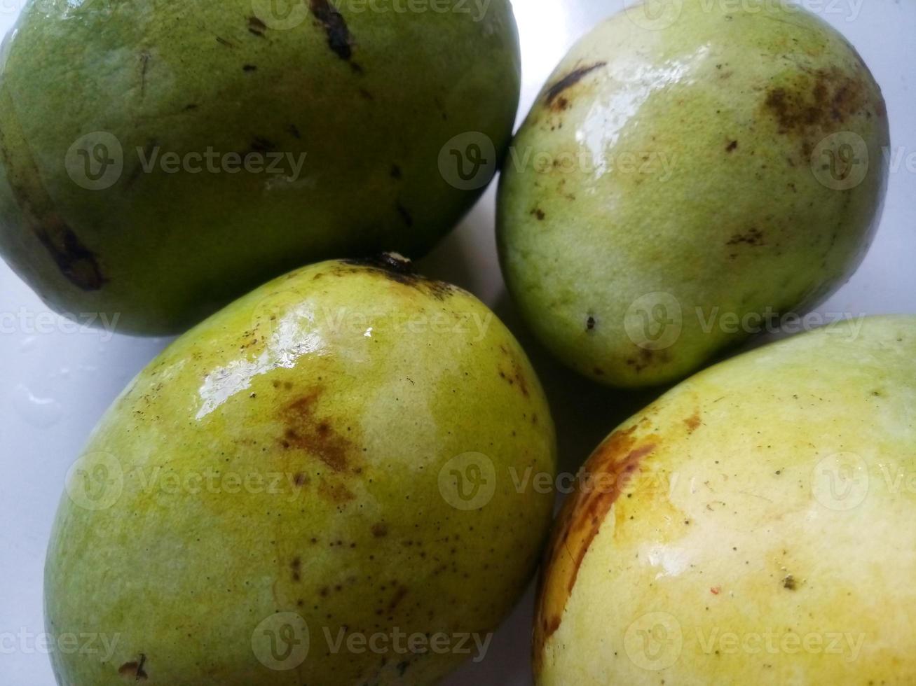 frutas frescas de mango maduro foto