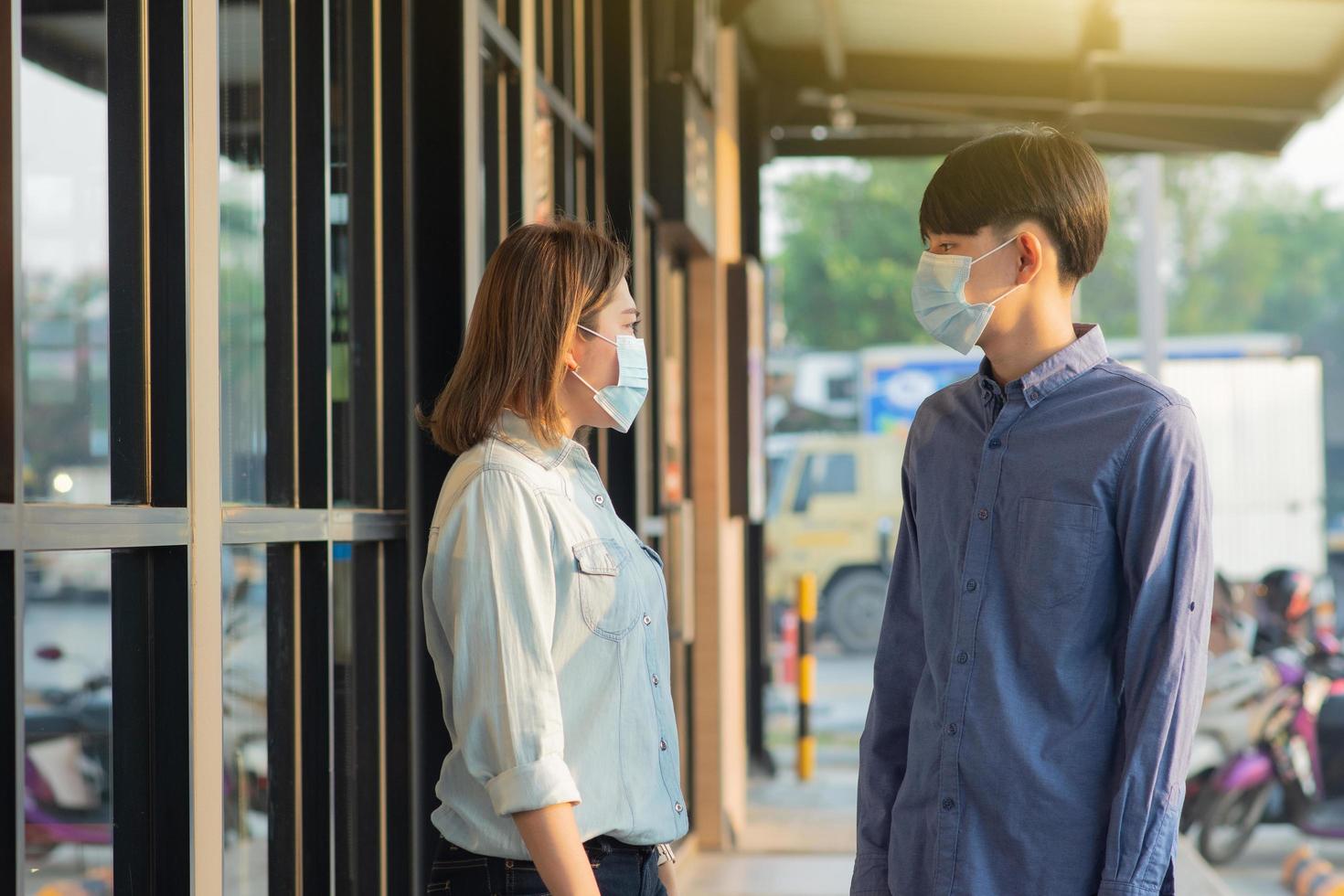 los asiáticos usan mascarilla médica foto