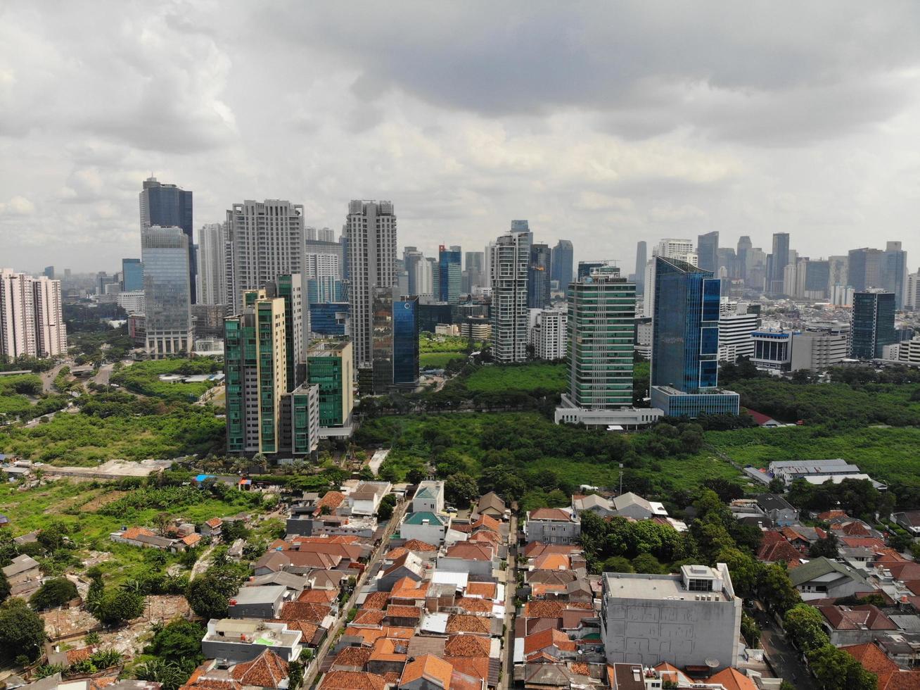 paisaje urbano de yakarta, indonesia foto