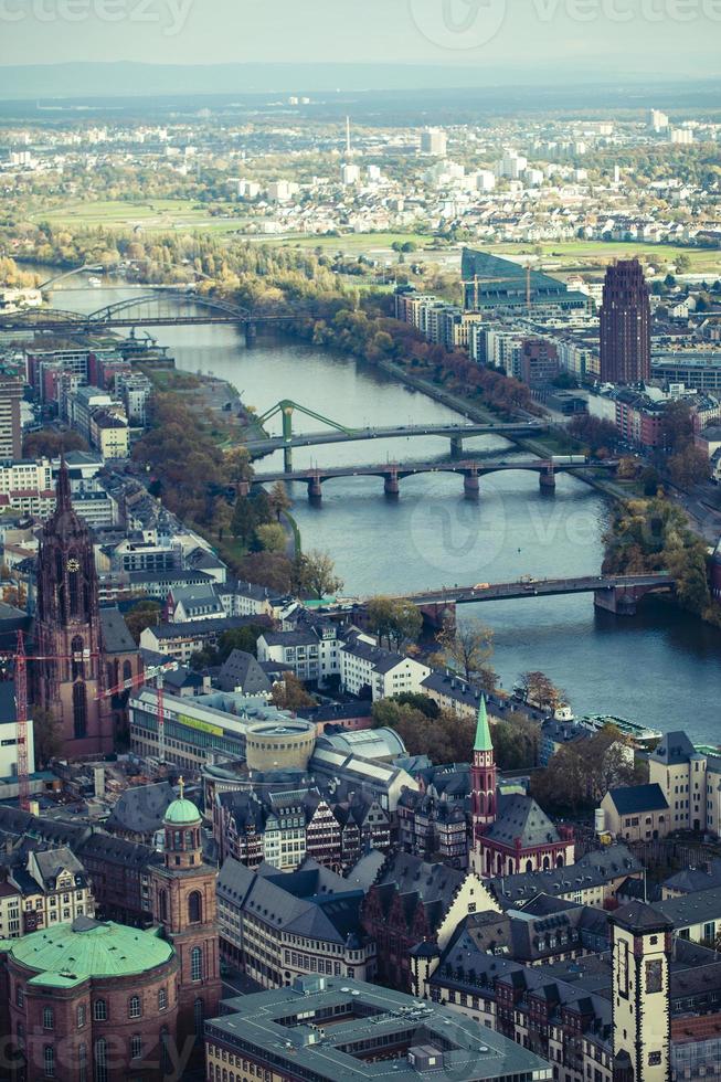 Edificios generales del paisaje urbano europeo en Alemania Frankfurt foto