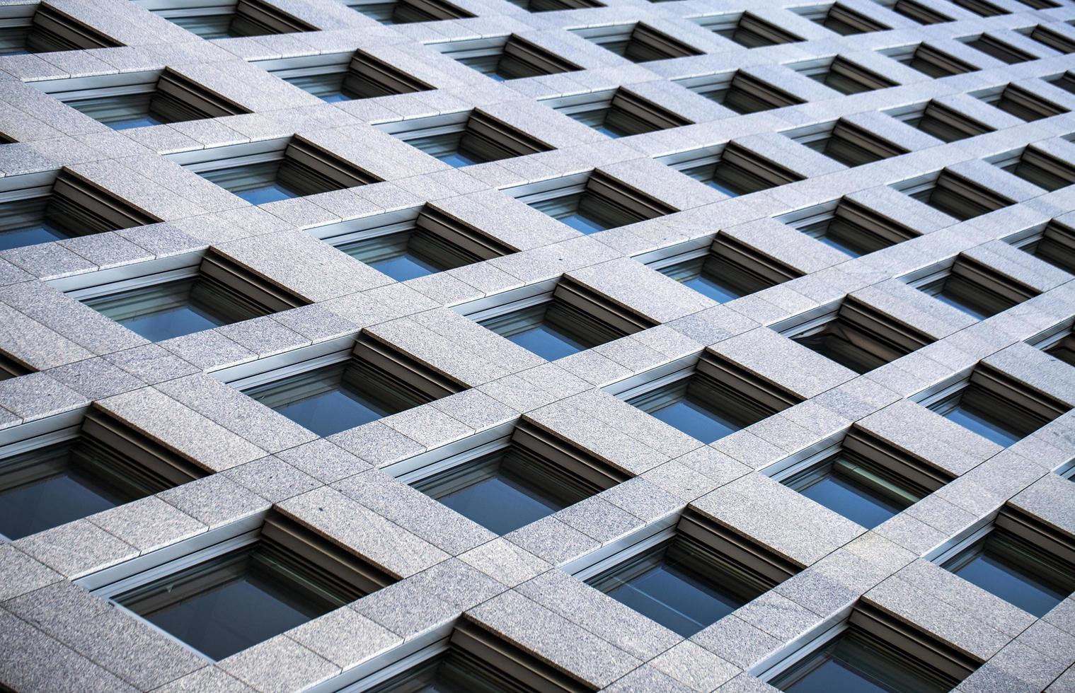 enorme edificio de torre de negocios foto