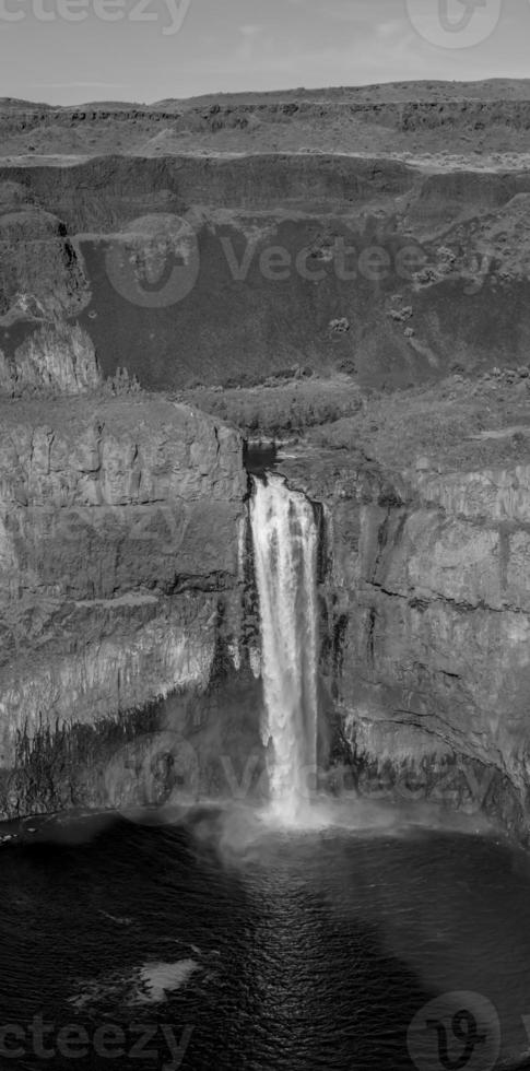 palouse falls state park water falls in washington photo