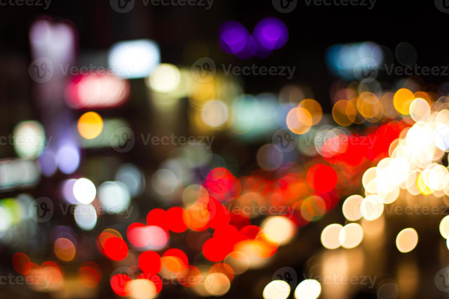 luces de la carretera de la ciudad de noche. foto