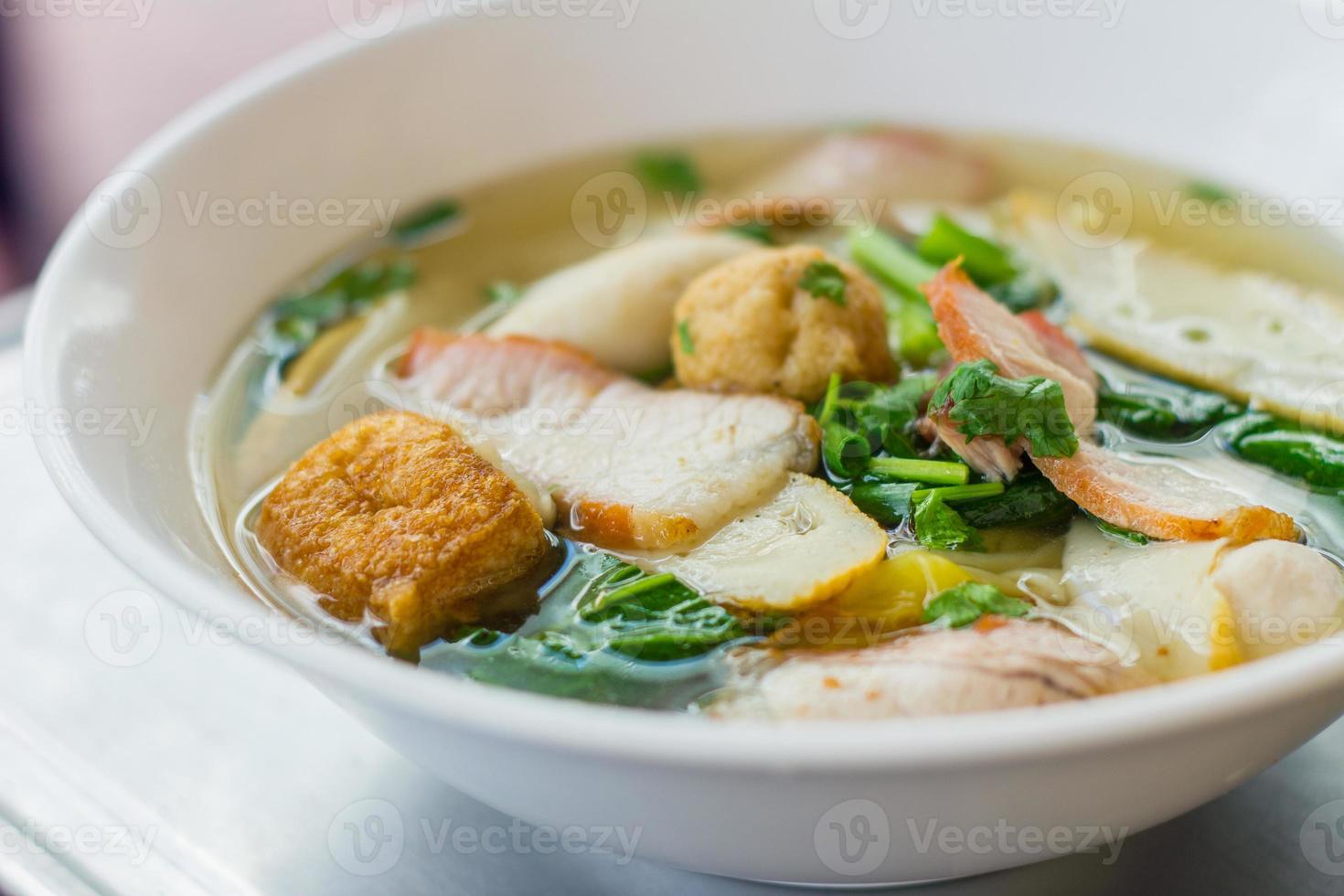 fideos para la imagen de bola de masa gourmet tradicional foto