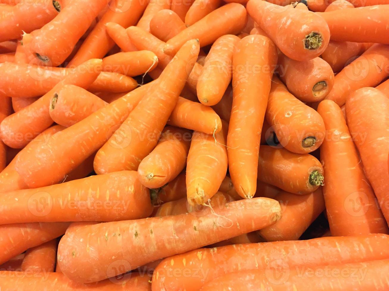Primer plano de zanahoria en supermercado, concepto saludable foto