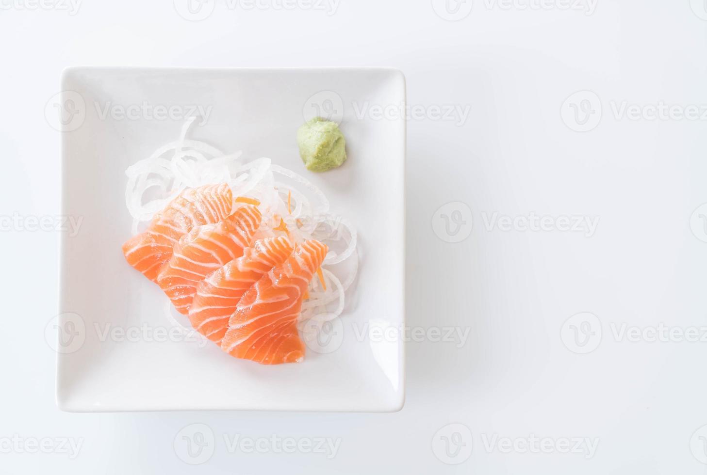 sashimi de salmón crudo foto