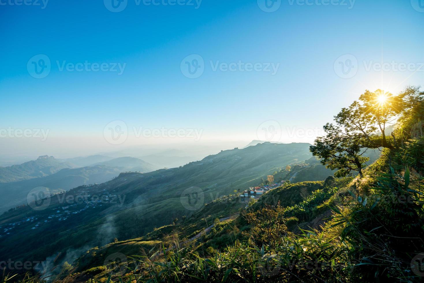 hermosa puesta de sol en la montaña, fondos de pantalla foto