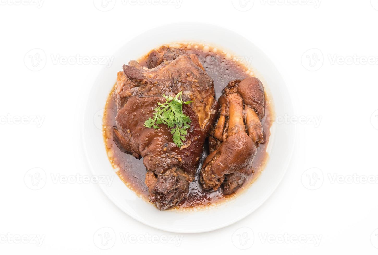pierna de cerdo guisada en sopa de salsa foto