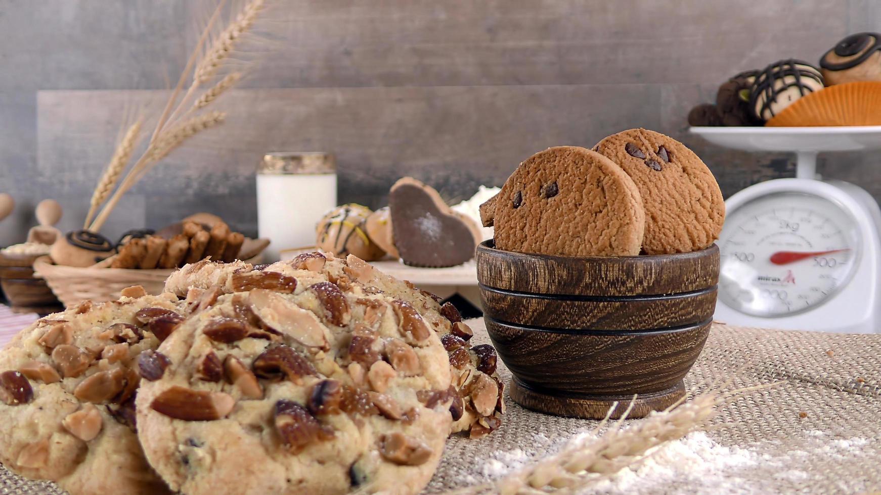 galleta con chispas de chocolate azucarada mezclada foto