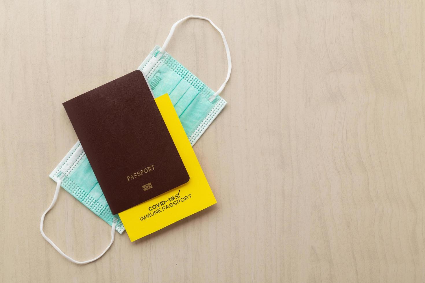 pasaportes de vacunas como prueba de que el titular ha sido vacunado foto