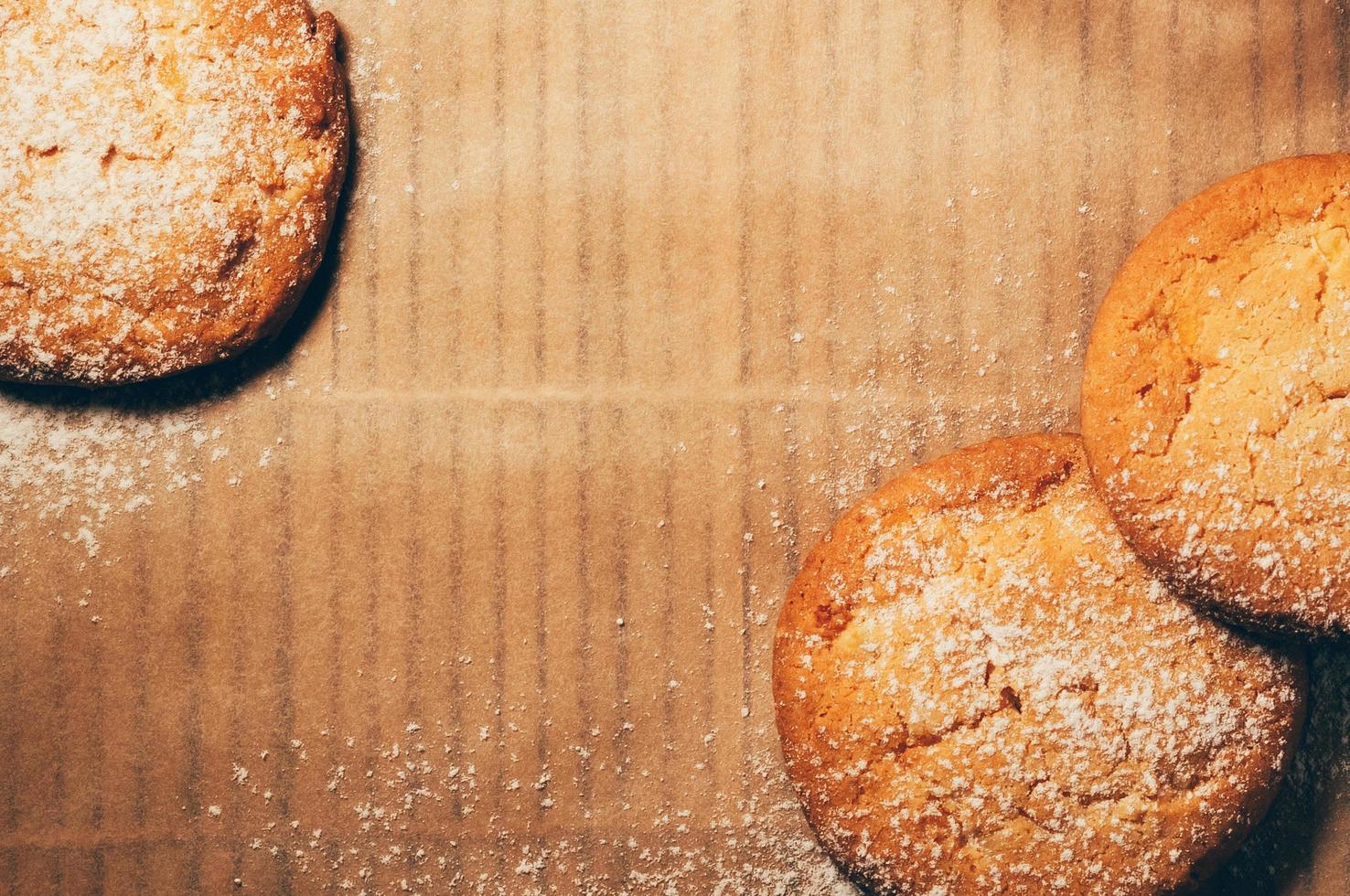 Primer plano de galletas redondas con espacio de copia foto