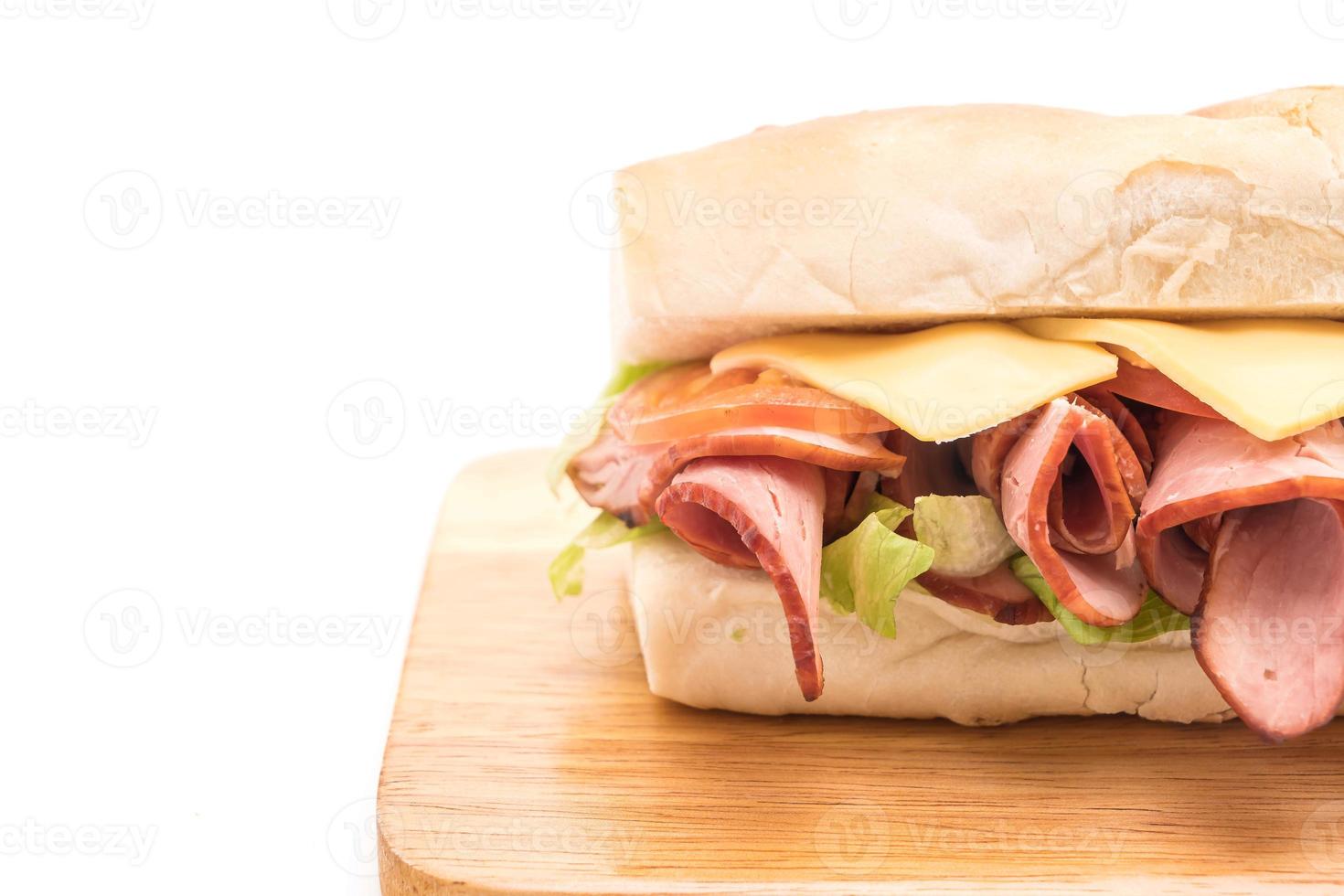 sándwich submarino de jamón y ensalada foto