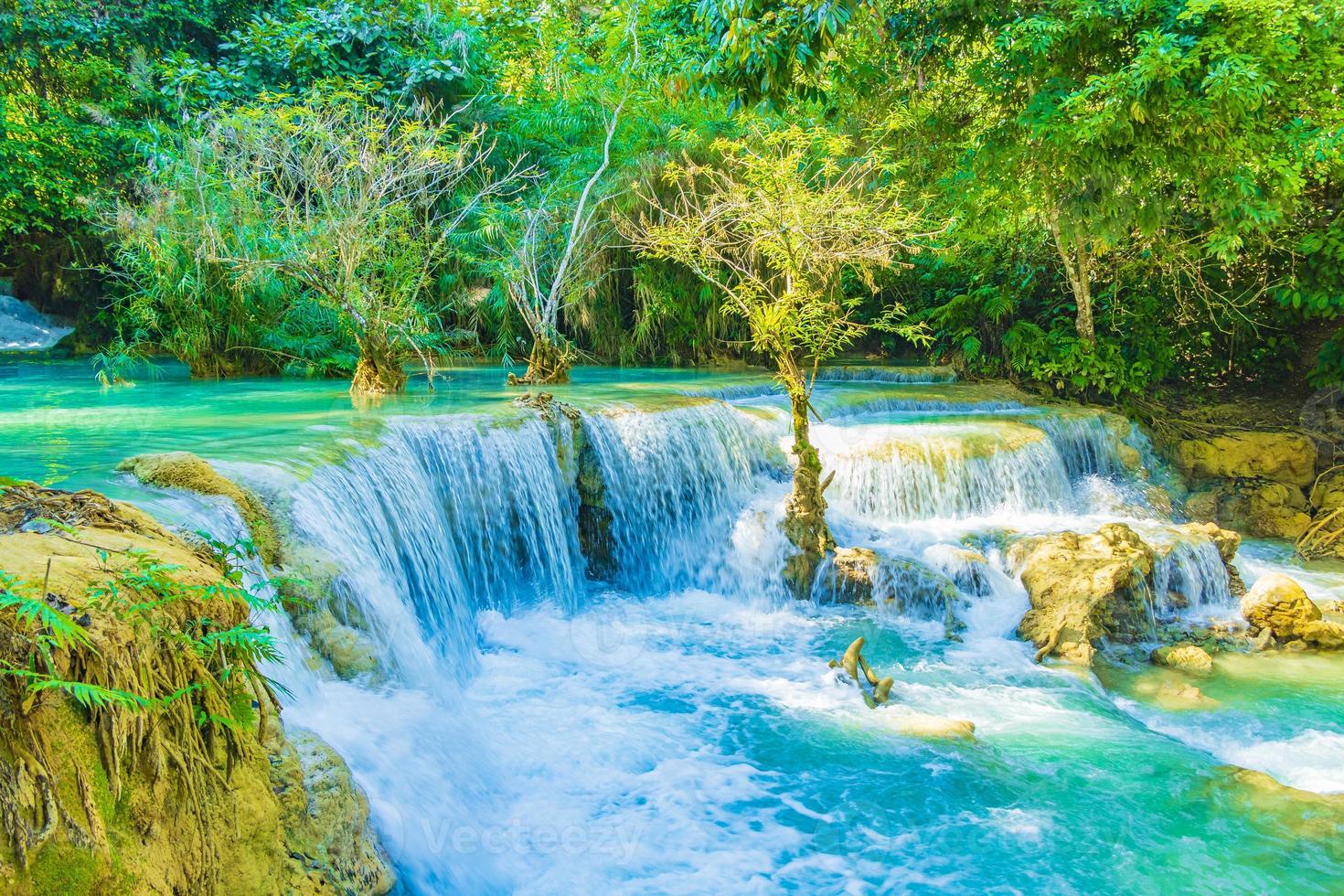 Cascada de kuang si en luang prabang, laos foto