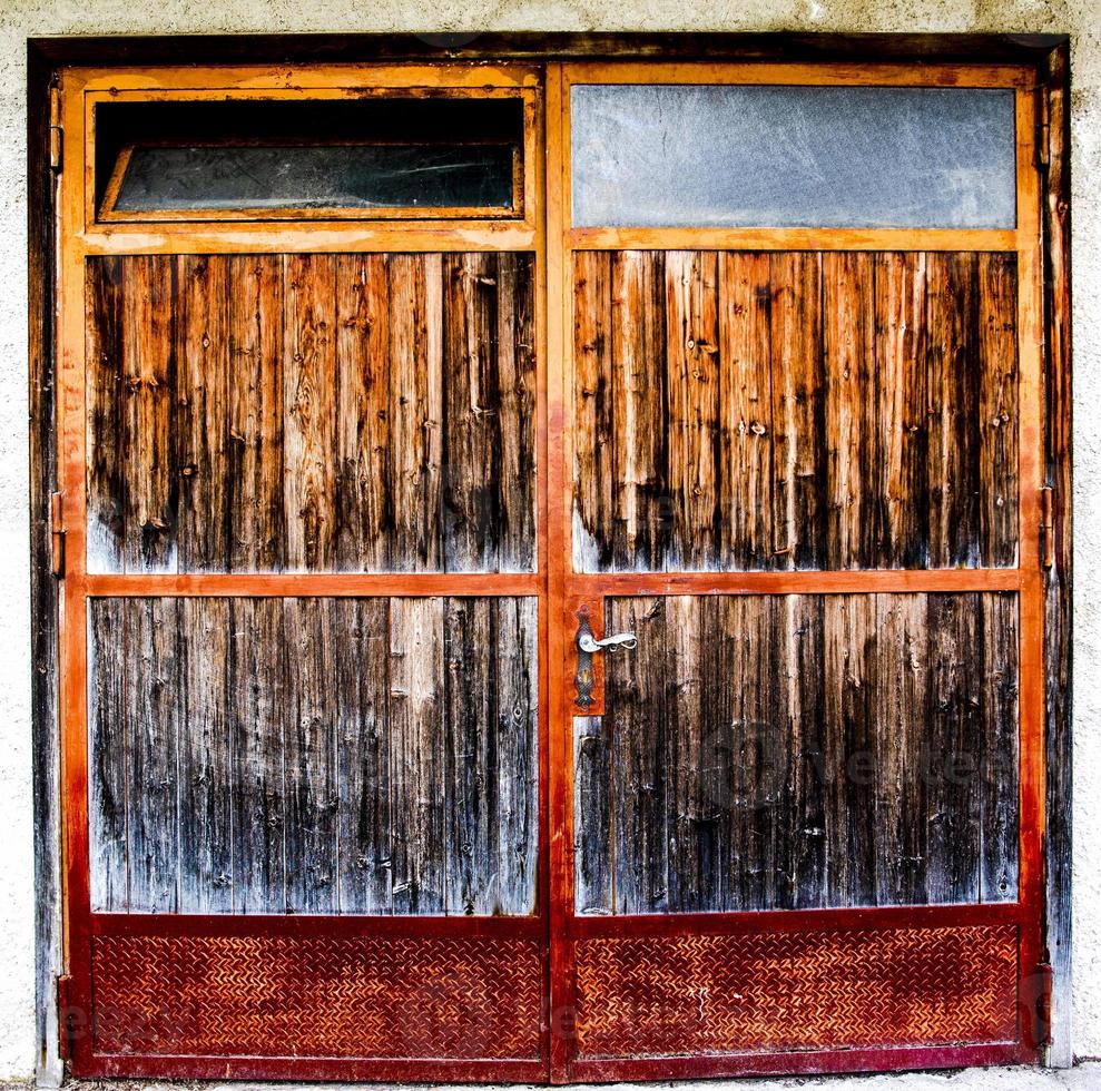 2021 05 15 Cortina iron and wood door photo