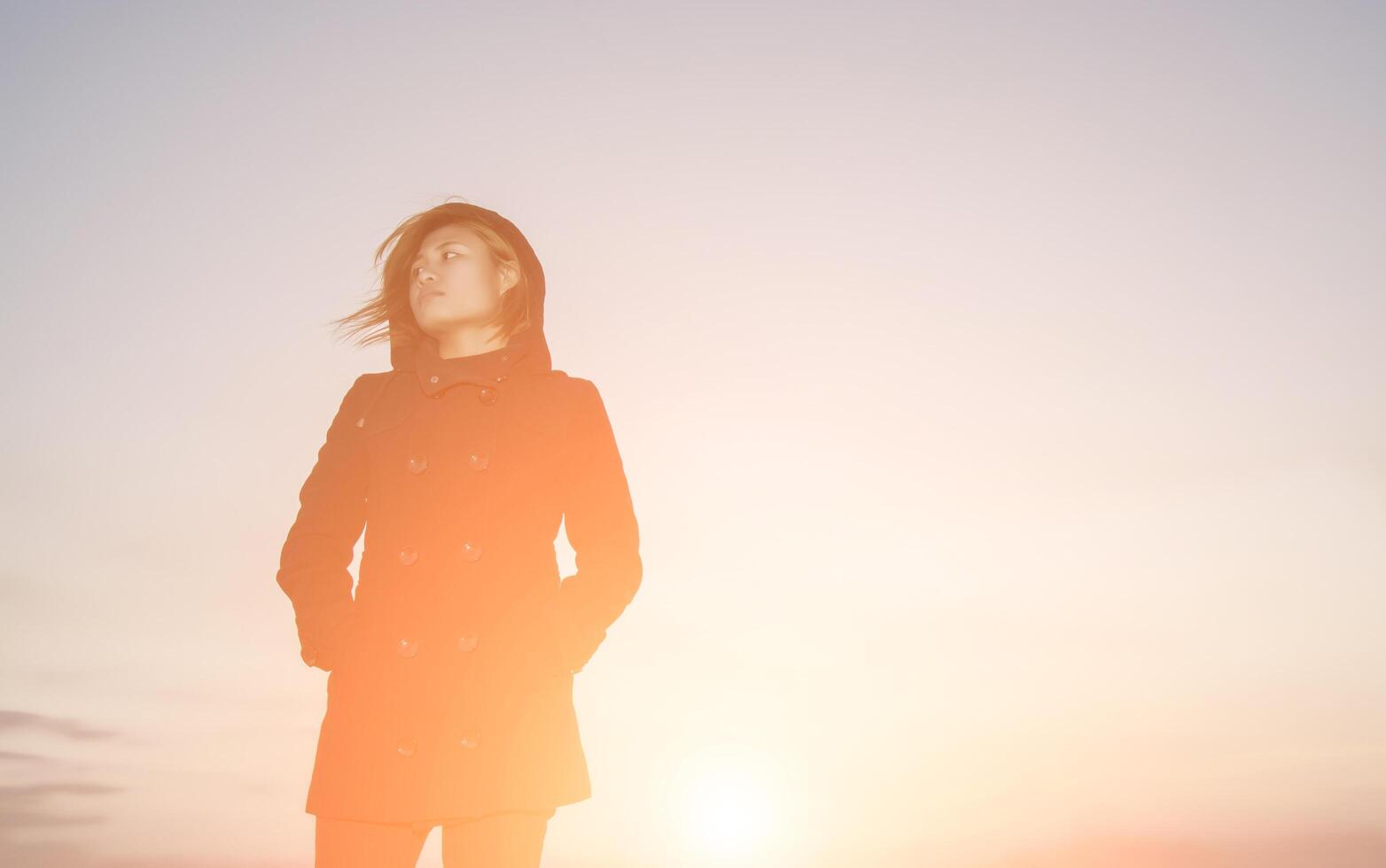 retrato, de, triste, mujer, posición, sola, con, ocaso, tan, solitario foto