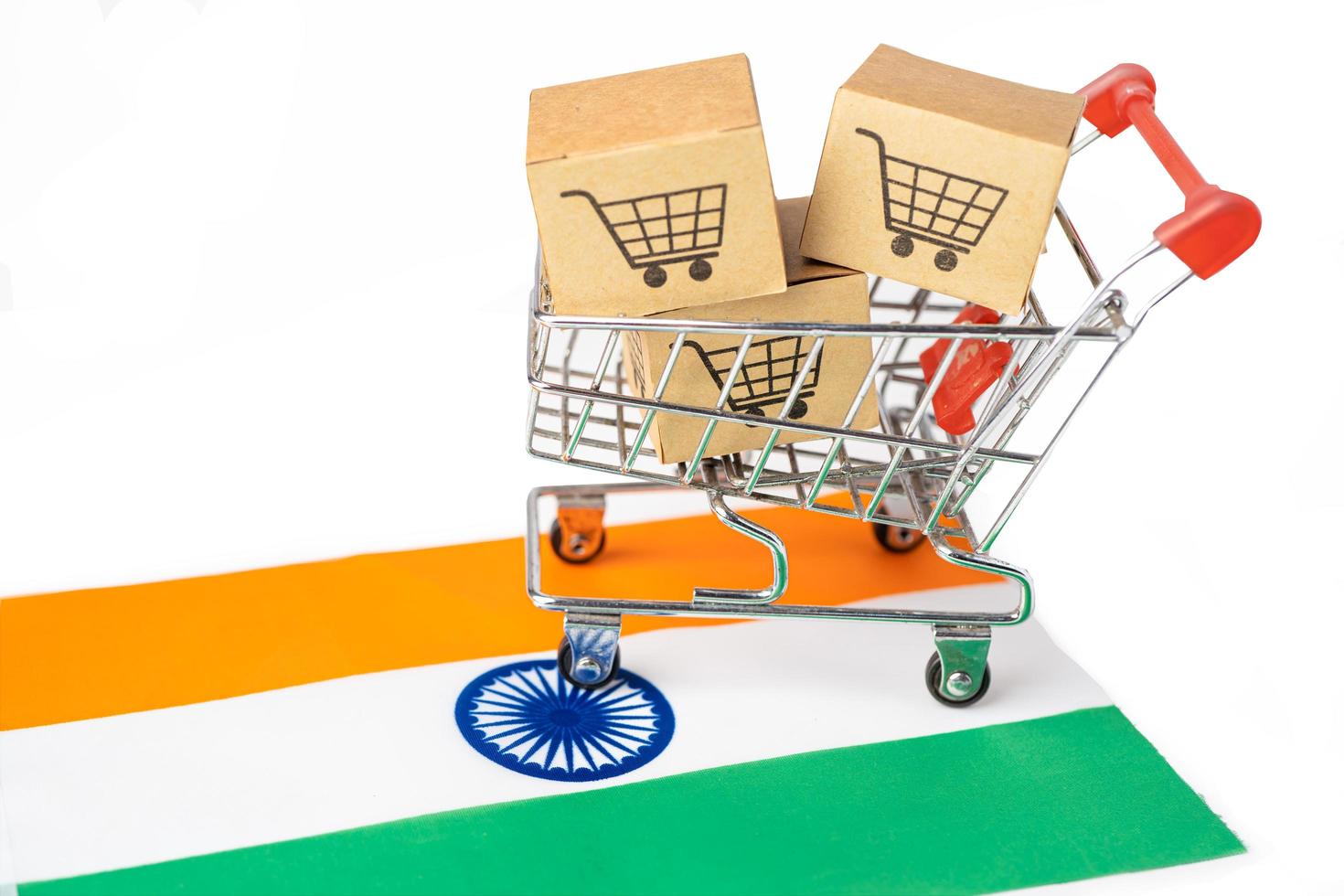 Box with shopping cart logo and India flag, photo