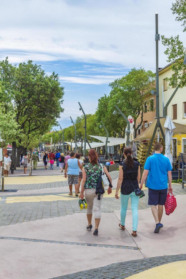 turistas en novi vinodolski, croacia foto