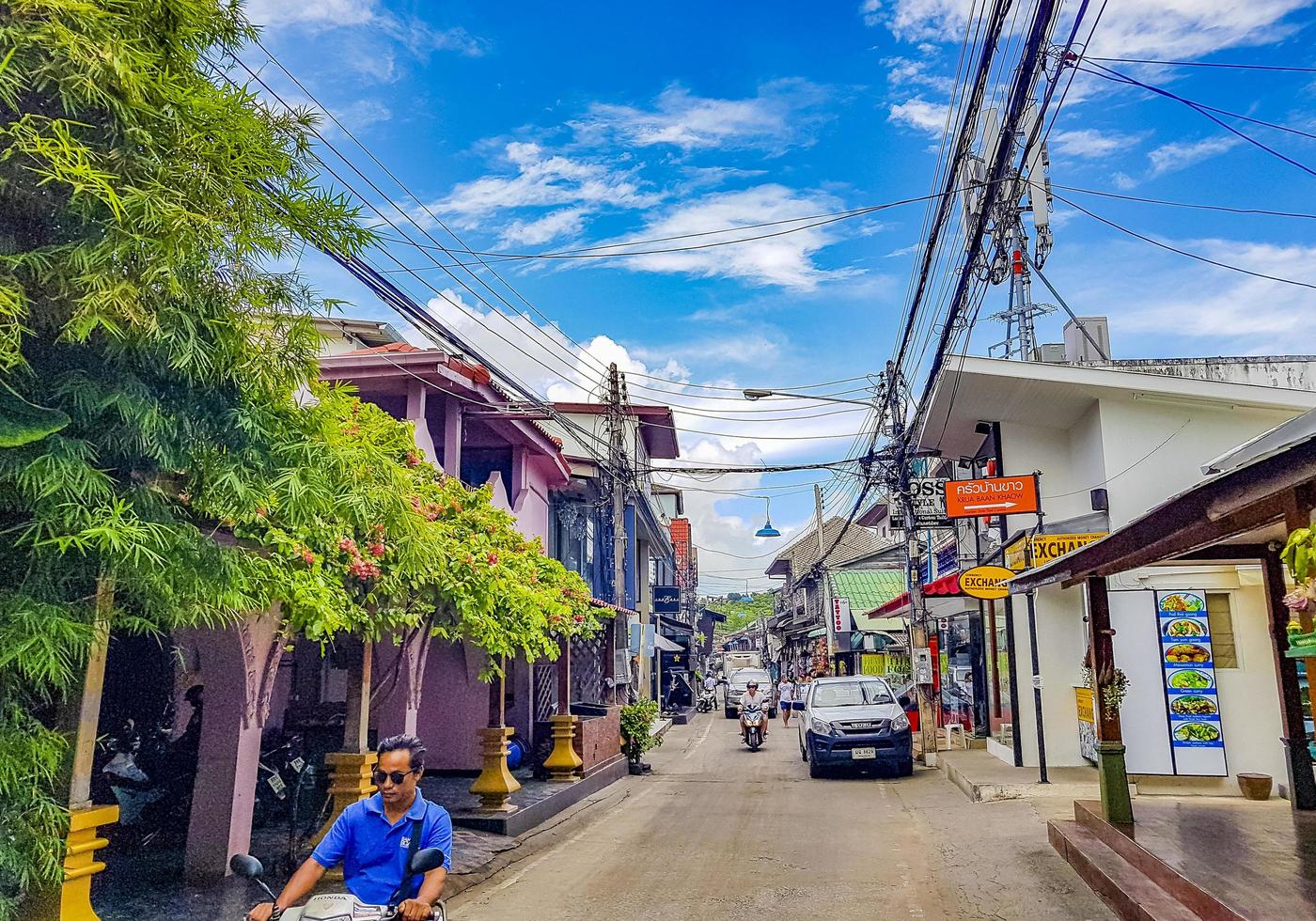 bares de la calle, restaurantes en el pueblo de pescadores, bo phut, koh samui, tailandia, 2018 foto