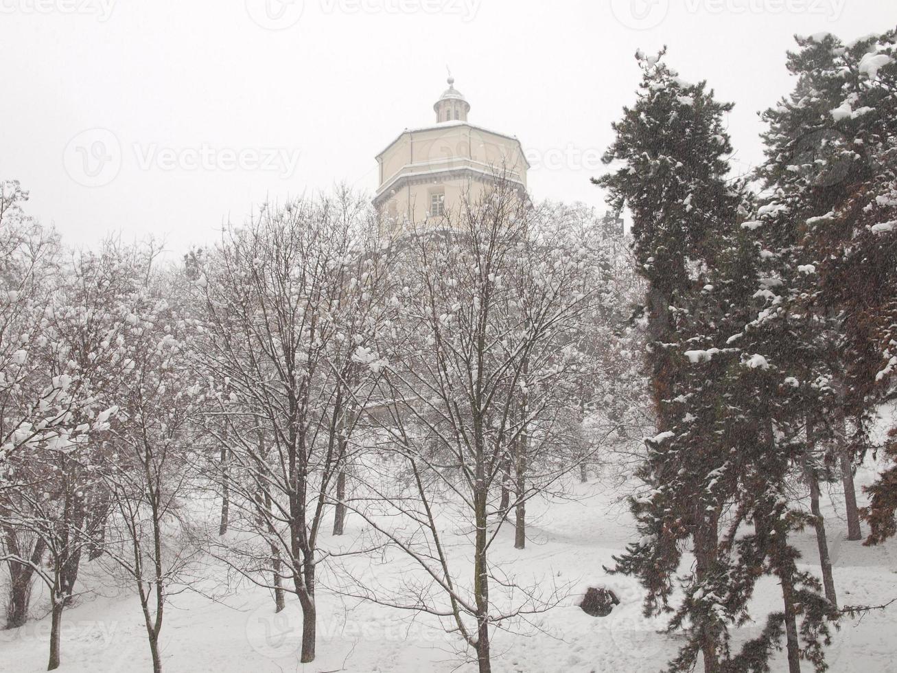 Iglesia Cappuccini bajo la nieve, Turín foto