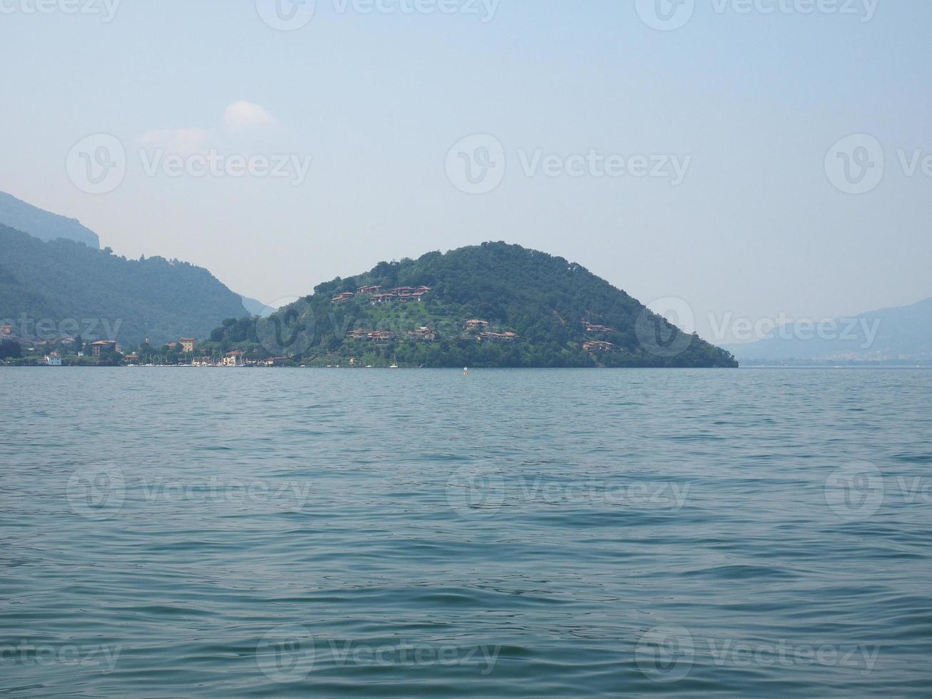 vista del lago iseo foto