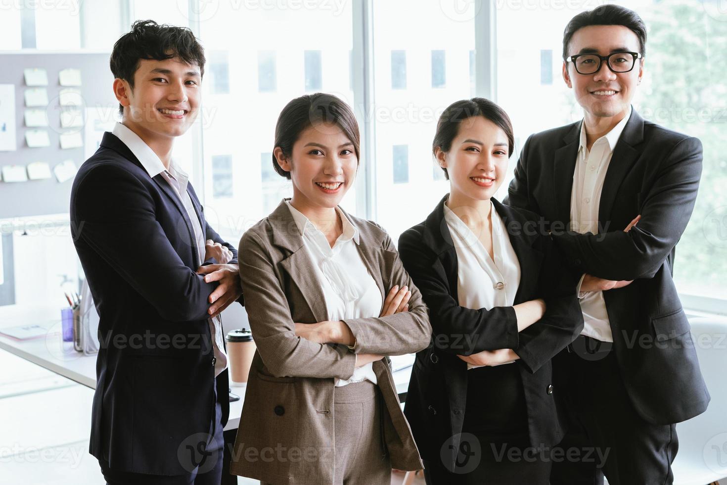 Group portrait of Asian business people photo