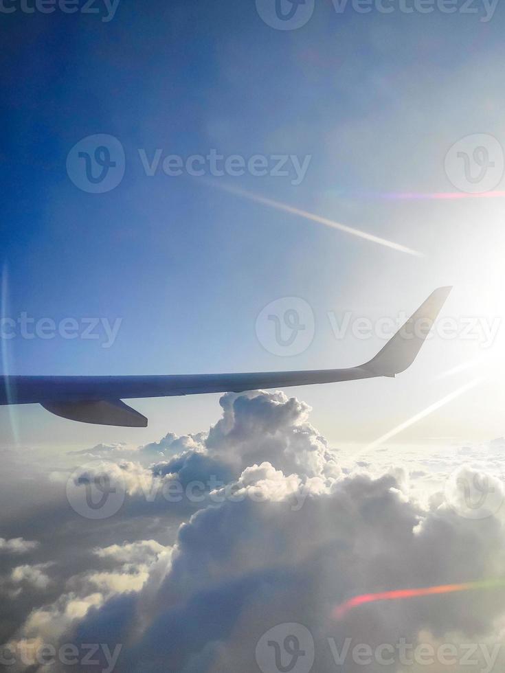 la vista desde la ventana del avión foto