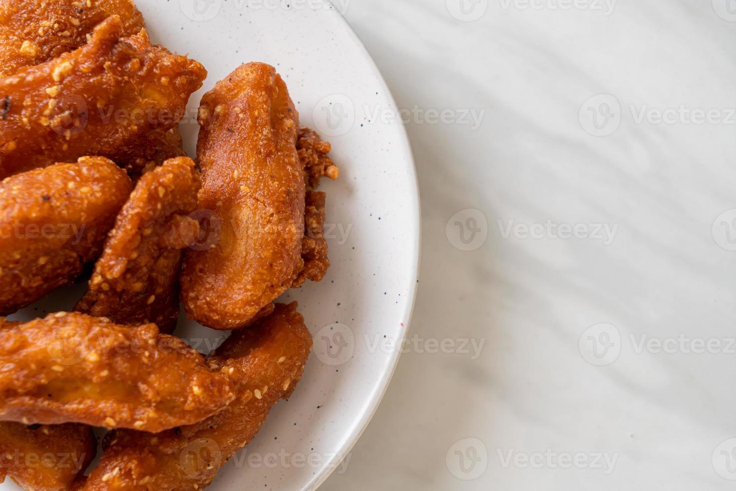 Palitos de patatas fritas en rodajas con sésamo - estilo de comida tailandesa foto