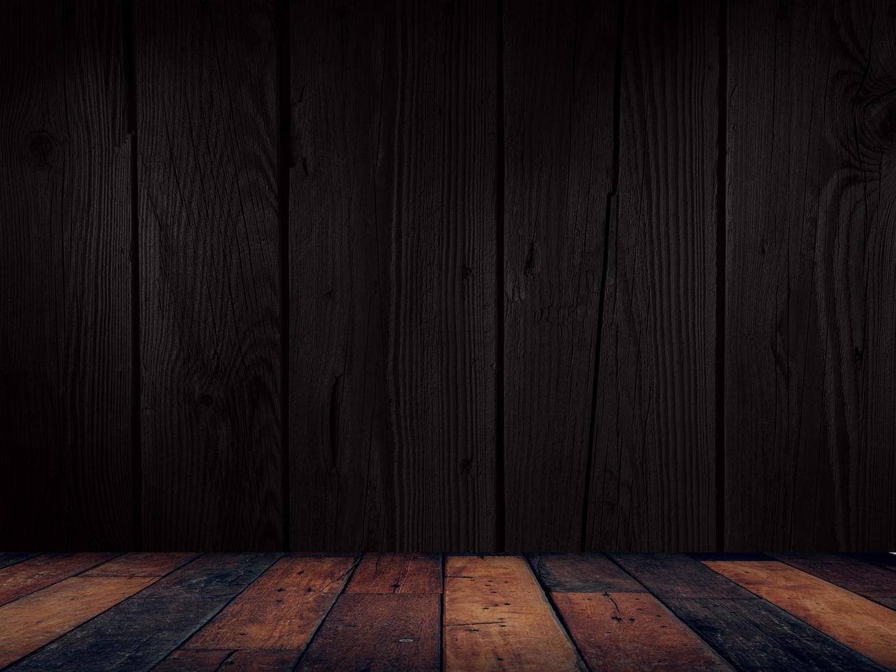 Pared de madera gris con fondo de exhibición de productos de boad de madera marrón foto