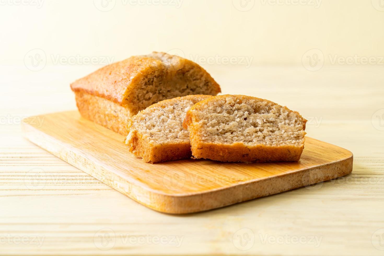 pan de plátano casero en rodajas foto