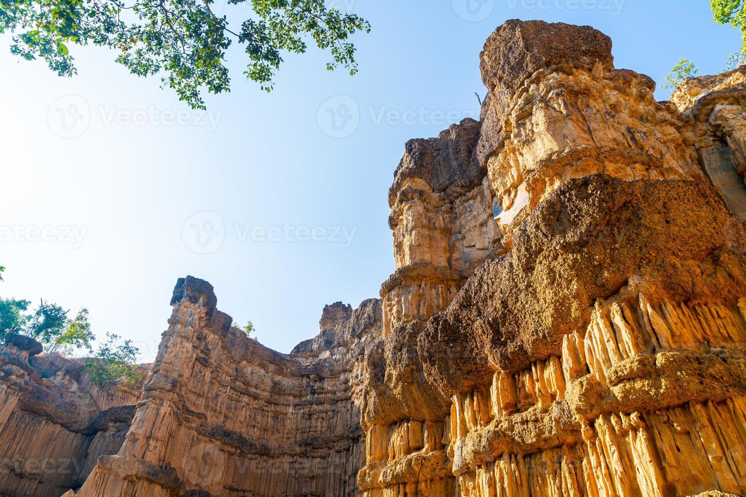 pha chor o el gran cañón de chiangmai en el parque nacional mae wang foto