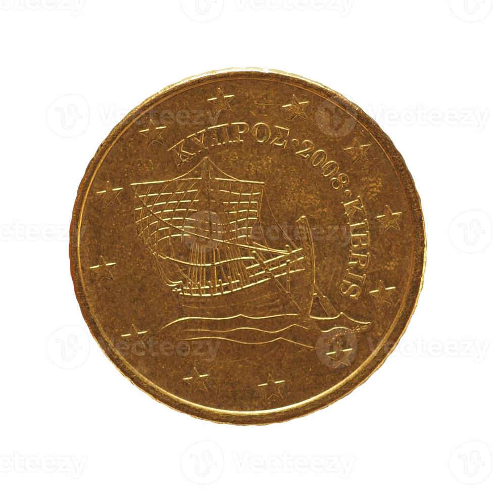 Moneda de 50 centavos, unión europea, chipre aislado sobre blanco foto