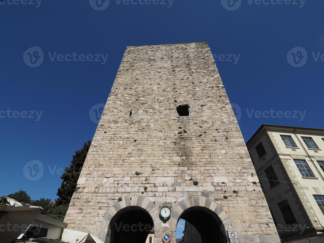 puerta de la ciudad de porta torre en como foto