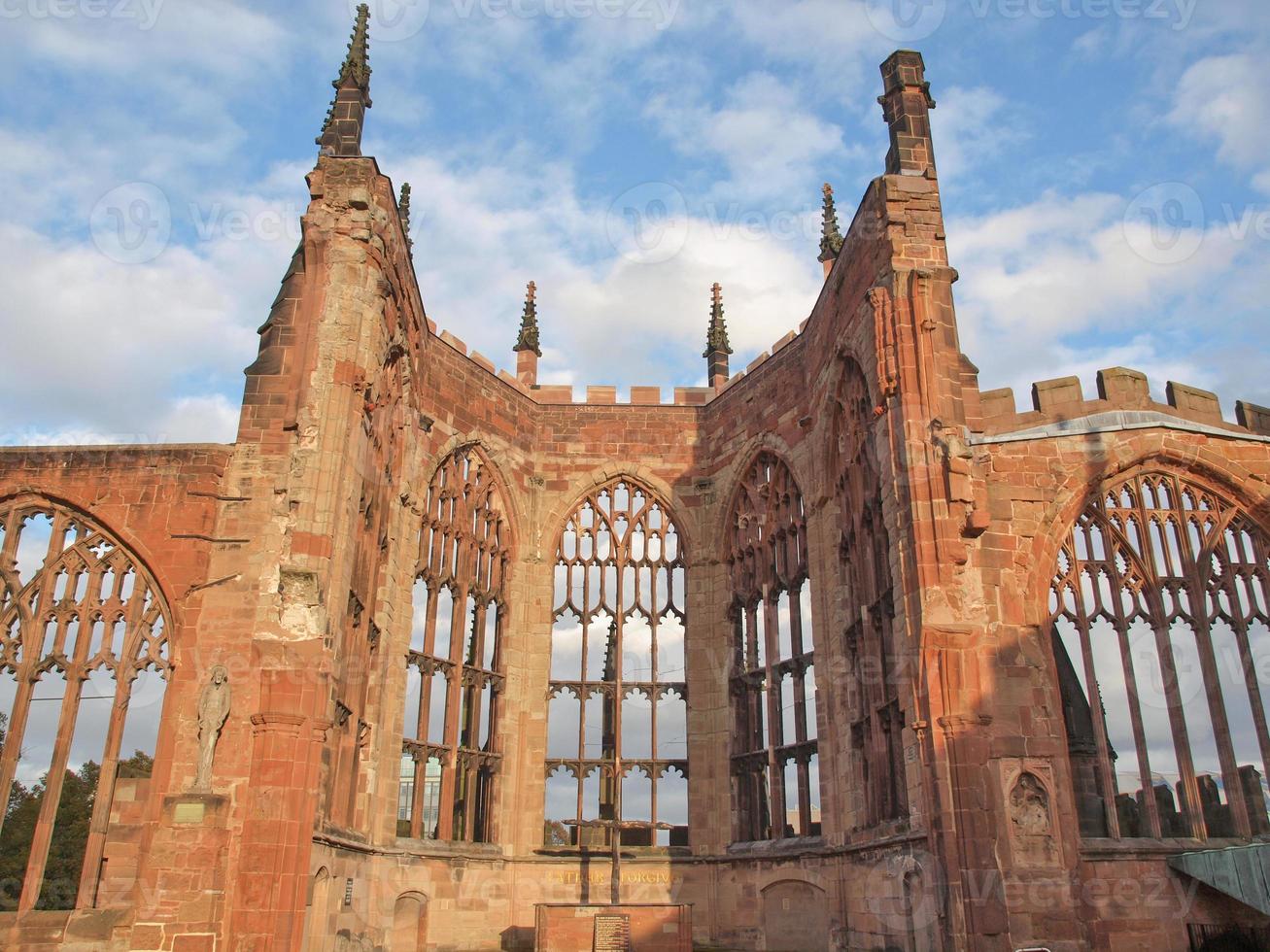 ruinas de la catedral de coventry foto