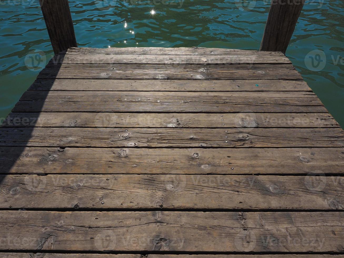 un muelle de madera foto