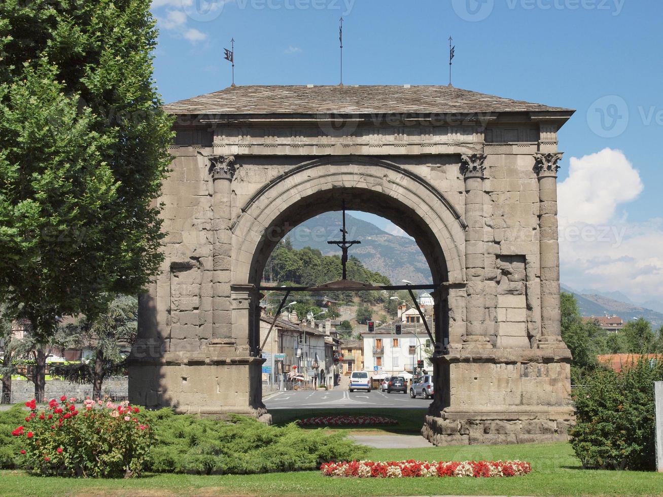 arco de agosto aosta foto