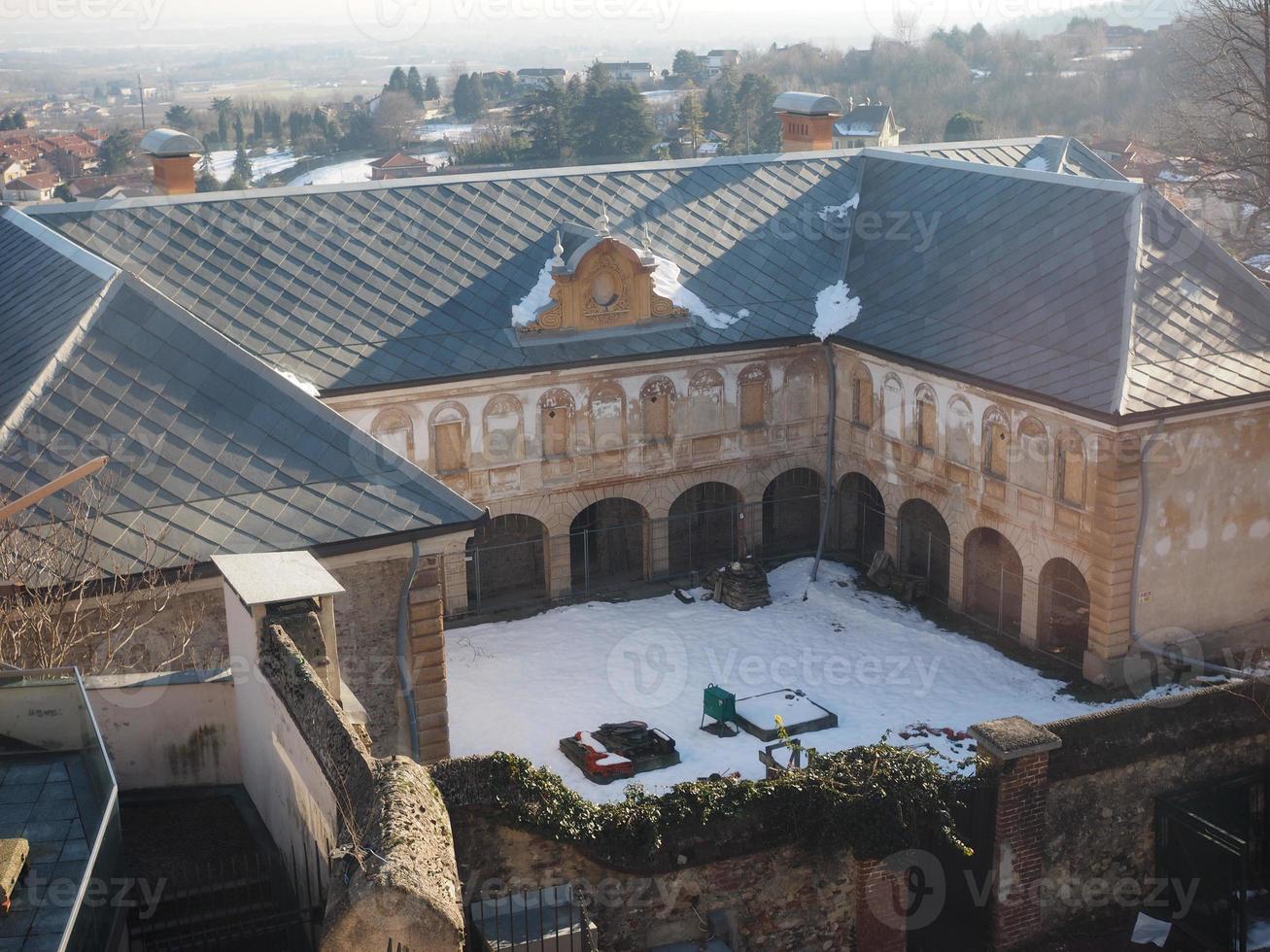 Vista aérea de las ruinas de Villa Melano en rivoli foto