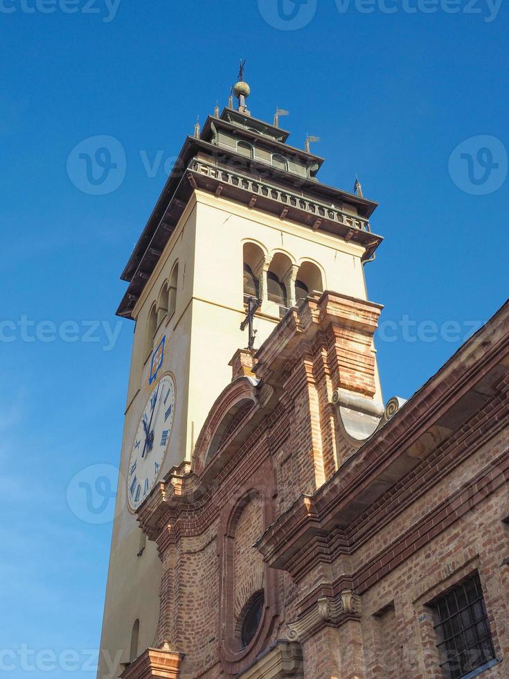 iglesia de san giorgio en chieri foto