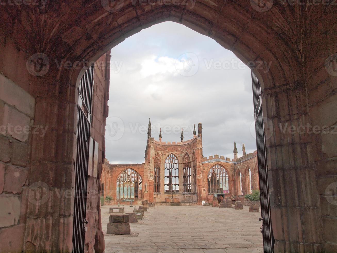 ruinas de la catedral de coventry foto