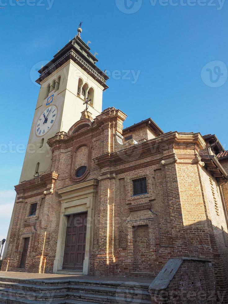 iglesia de san giorgio en chieri foto