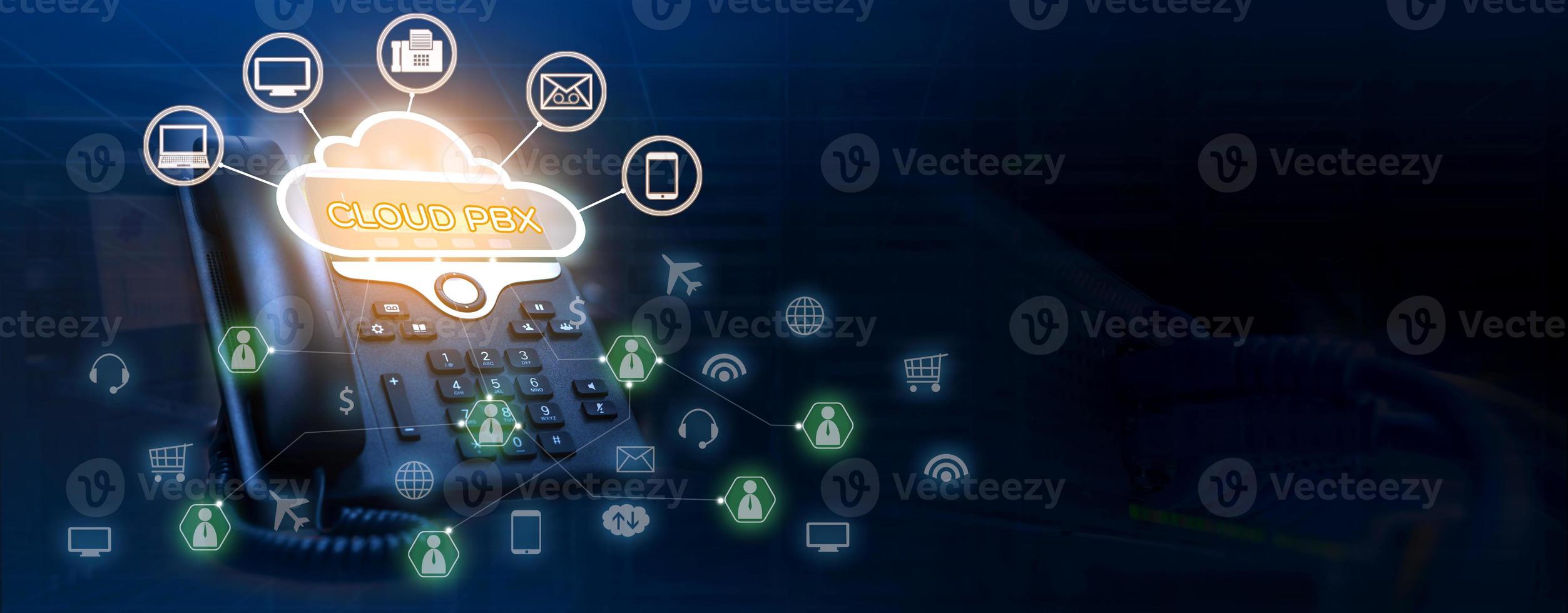 concepto de pbx en la nube de dispositivo telefónico ip con iconos de servicios voip foto