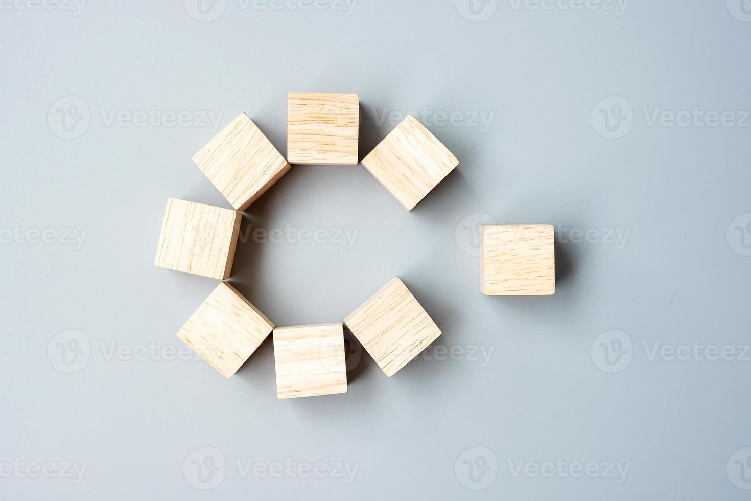 bloque de madera en el edificio foto