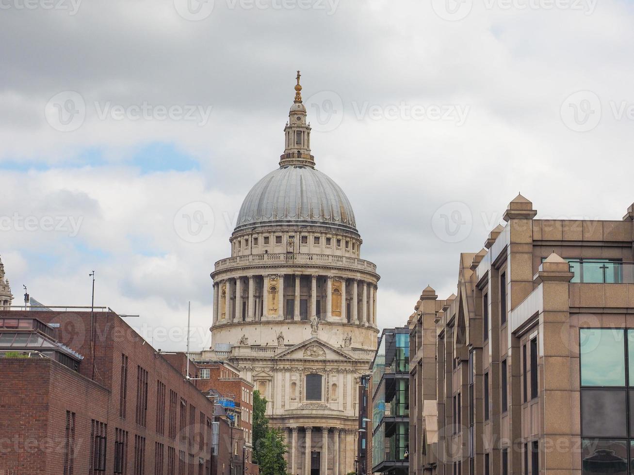 St Paul Cathedral in London photo