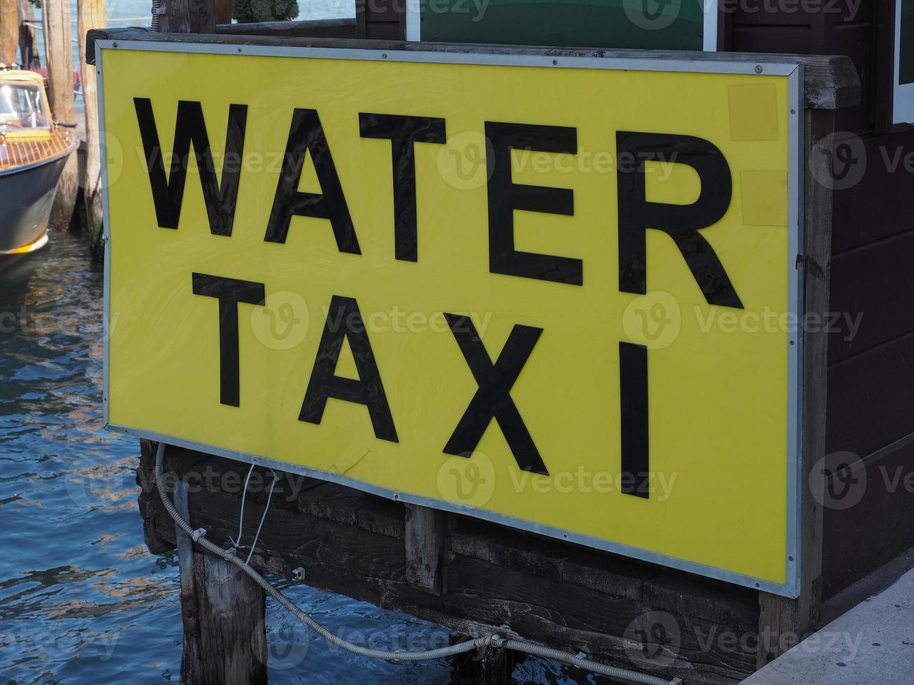 Signo de taxi acuático en Venecia. foto