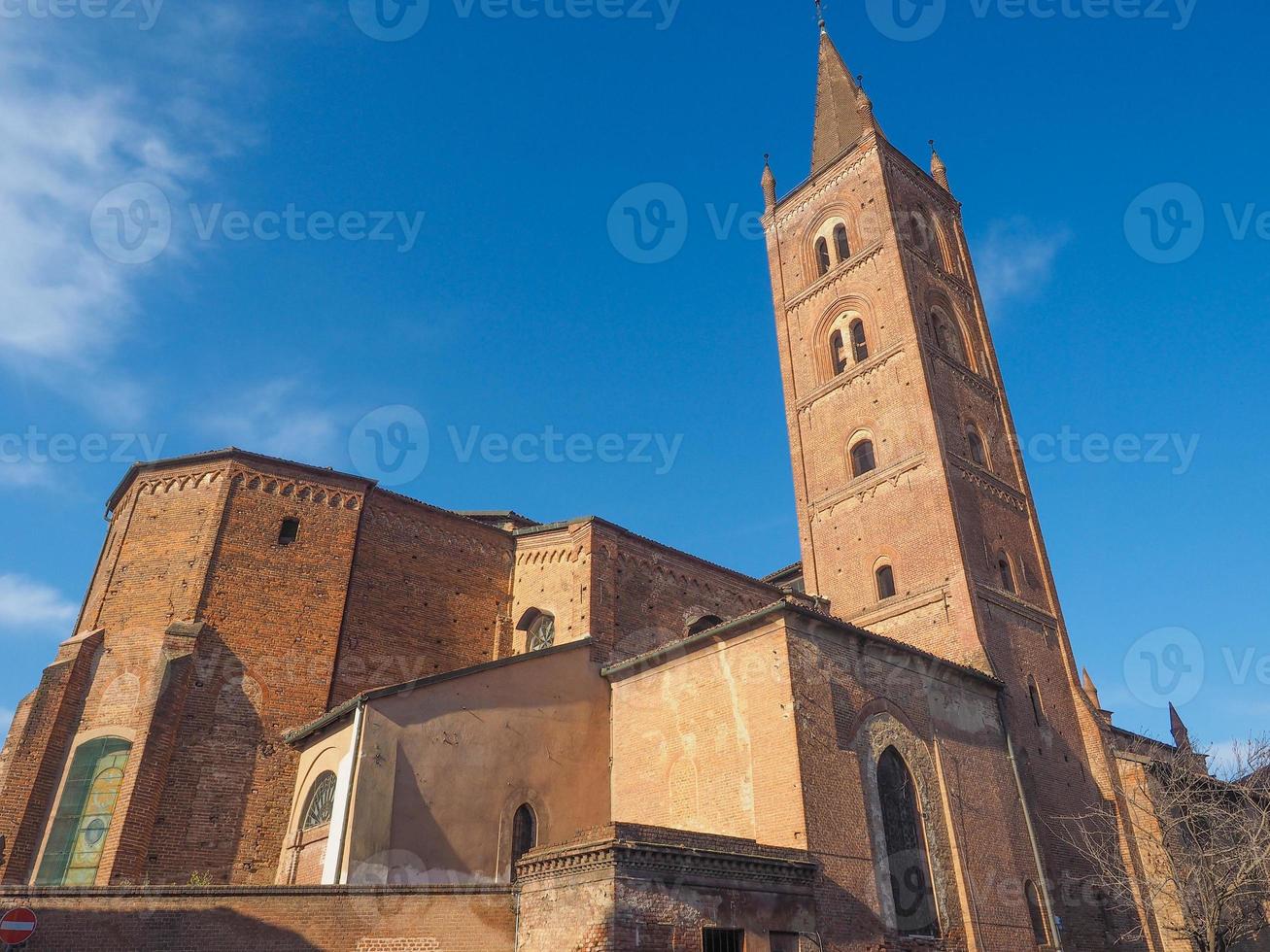 iglesia de san domenico en chieri foto