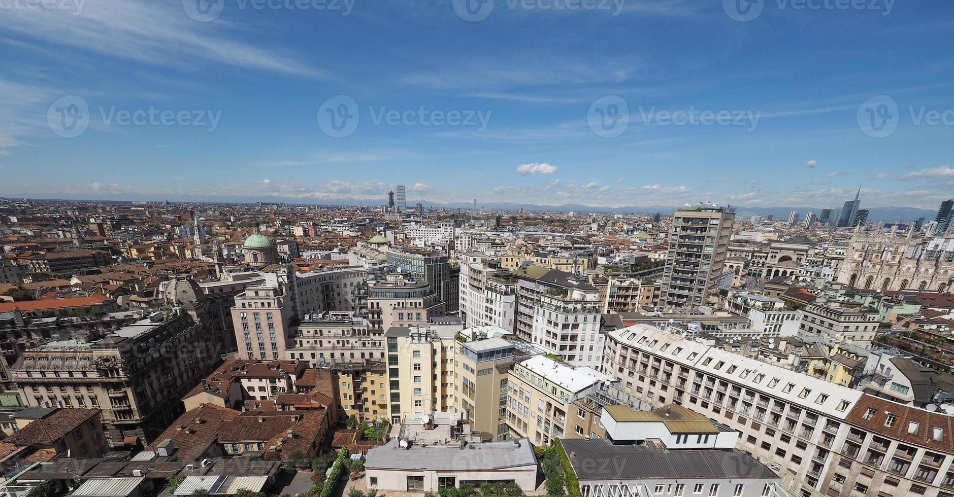 Vista aérea de Milán, Italia foto