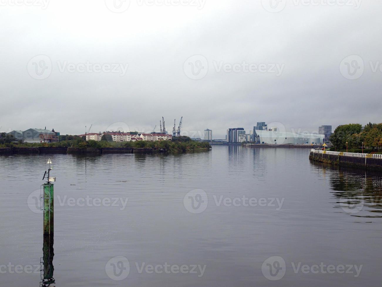 río clyde en glasgow foto