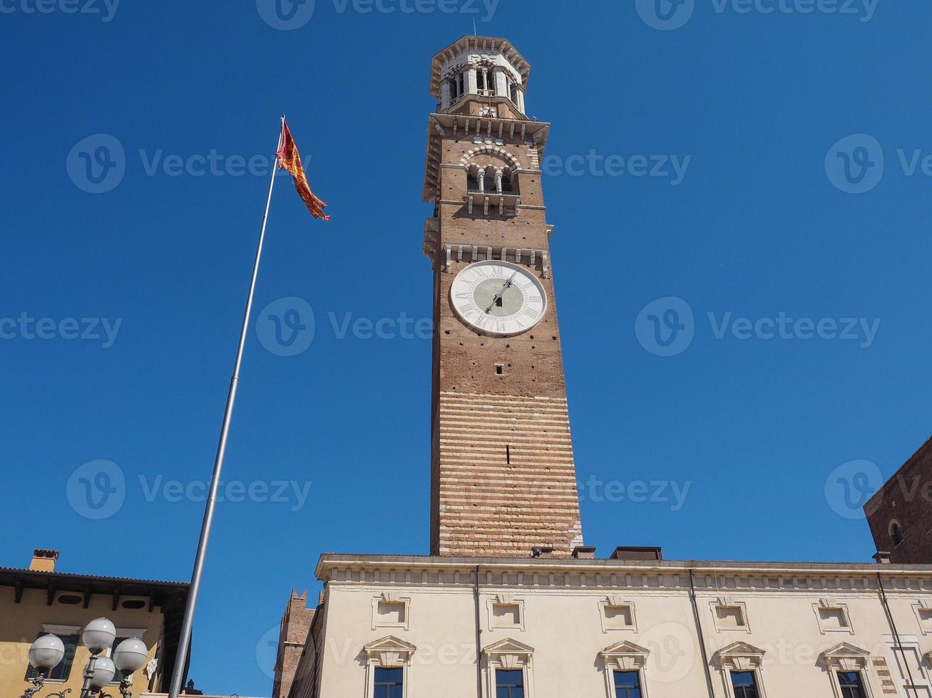 piazza delle erbe en verona foto